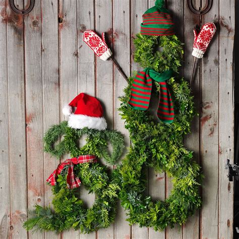 DIY Christmas Wreath Ideas: 12 Easy Crafts (With Pictures!)