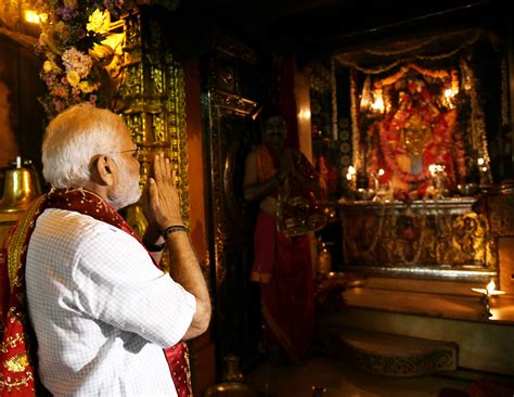 PM goes for darshan and pooja at Ambaji Temple, Gujarat | Prime ...