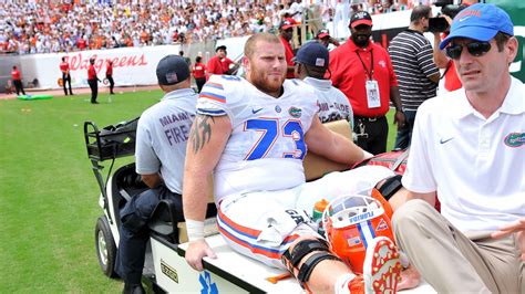 Tyler Moore injury: Gators' tackle breaks elbow in scooter accident ...