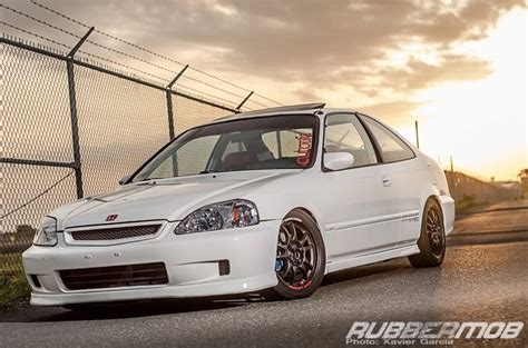 White Honda Civic Sport Touring - Online Sports