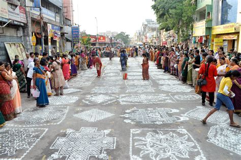 Carpet of kolams; finale of Mylapore Festival 2011 – MYLAPORE TIMES