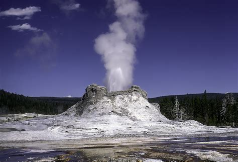 Castle Geyser | Yellowstone National Park, Wyoming. The Cast… | Flickr