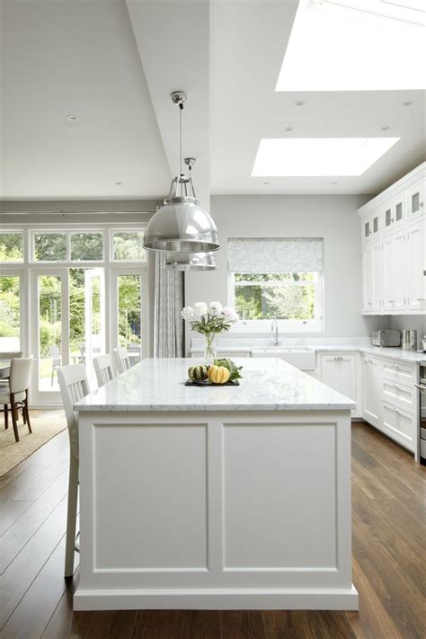 Friday Favorites - Grey & White Kitchens