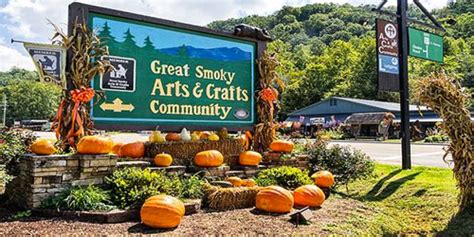 Arts and Crafts Village - Relax Gatlinburg