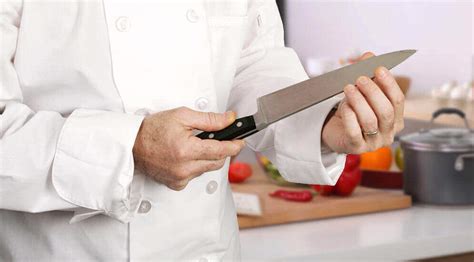 The Beginner’s Guide To Proper Kitchen Knife Safety