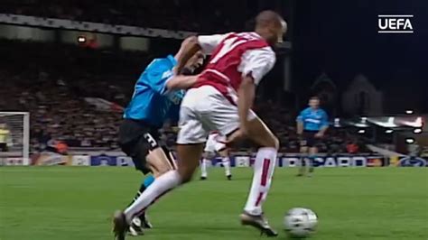 Thierry Henry dribbling skills. Out of this world. : r/Gunners