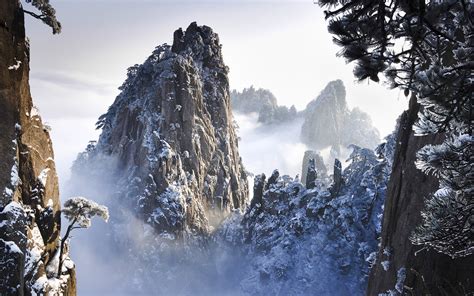 Huangshan Mountain in the winter, Anhui, China [1920x1200] : r/EarthPorn