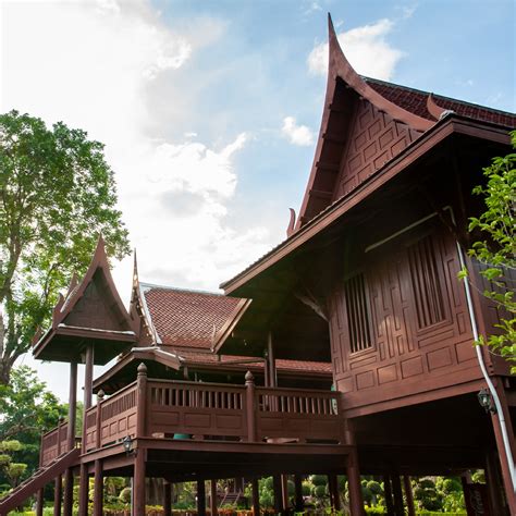 Reviving Thai Design in Neo-traditional Houses - Thailand NOW