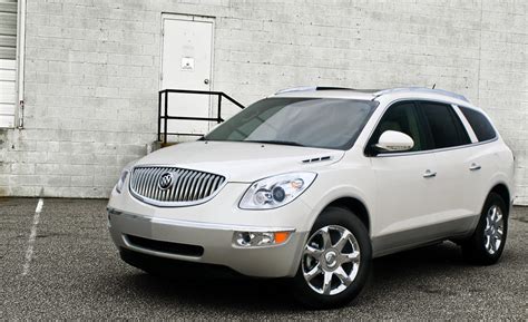 2010 Buick Enclave CXL FWD | Quick Spin | Reviews | Car and Driver