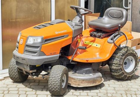 15 Common Problems With Husqvarna Riding Mowers | Obsessed Lawn