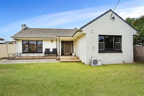 4 Broad Court, KANGAROO FLAT, House for Sale - First National Real Estate