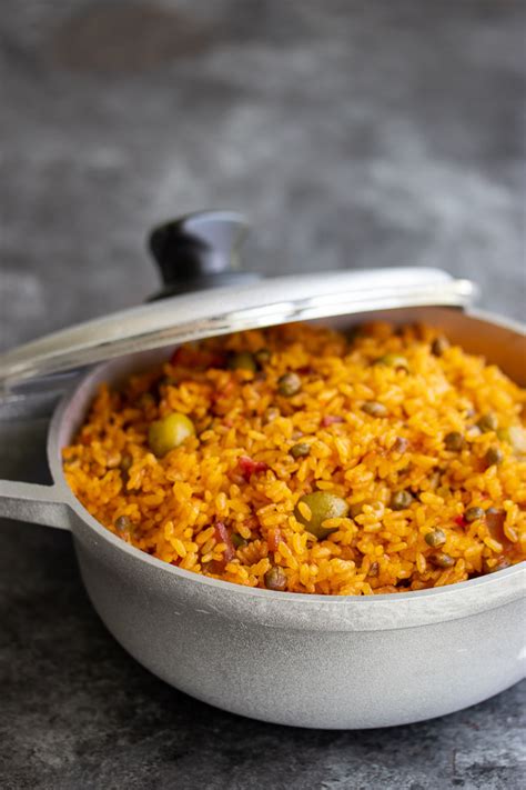 Arroz con Gandules (Puerto Rican Rice with Pigeon Peas) Recipe - Kitchen De Lujo