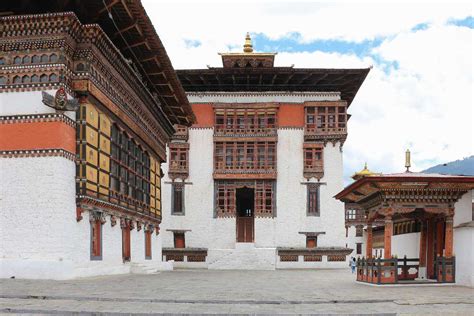 Tashichho Dzong, Thimphu, Bhutan | History, At Night, Timings | Holidify