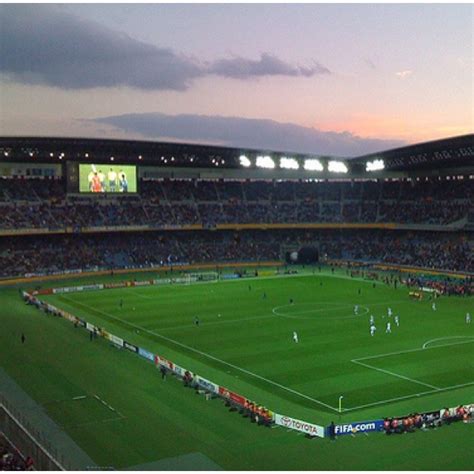 YOKOHAMA NiSSAN Stadium. | Estádios, Futebol