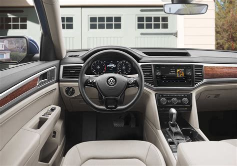 Volkswagen Atlas named Cars.com 2020 Family Car of the Year | EastBayRI.com - News, Opinion ...