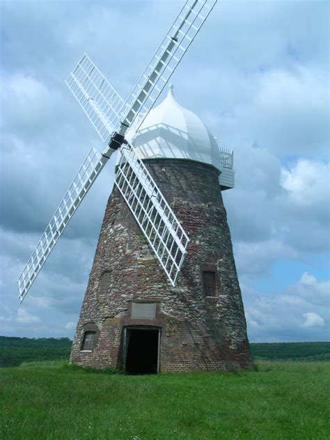 File:Halnaker Windmill 2.JPG