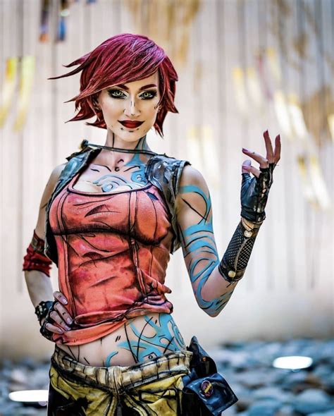 Cosplay: 'Borderlands' Lilith has Unbelievable Powers - Bell of Lost Souls