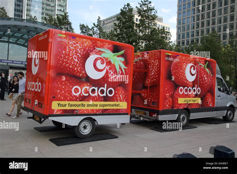 Ocado online supermarket hi-res stock photography and images - Alamy