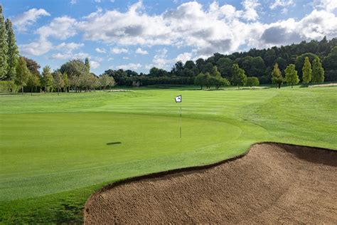 Goring and Streatley Golf Club - Course Tour Hole 1