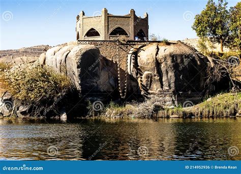 Shaduf on the River Nile that Draws Water from the River Editorial ...