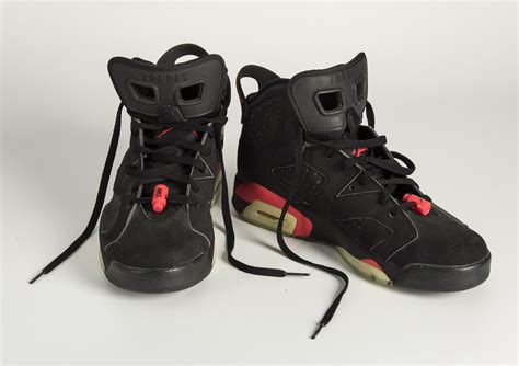 Air Jordan Trainer shoes, 1990's The Fashion Museum | Chaussure sport, Chaussure, Sport