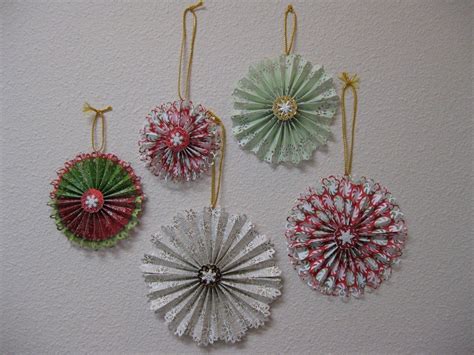 25 Easy Paper Christmas Ornaments You Can Make at Home - MagMent