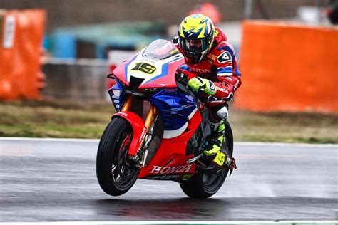 Bautista Finis ke-11 di WorldSBK 2021 Aragon, Gegara Masalah Ban dan Gearbox - Naik Motor ...