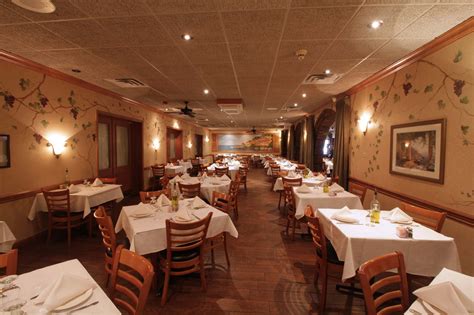 Dining Room - Palermo's 95th Italian Cuisine : Palermo's 95th Italian Cuisine