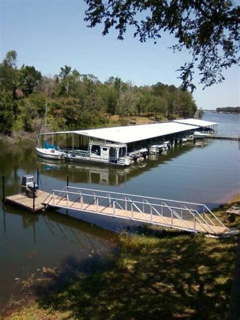 Barefoot Bay Marina and RV Resort - Lake Bob Sandlin