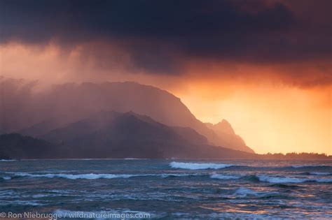 Sunset Hanalei Bay | Kauai, Hawaii. | Photos by Ron Niebrugge