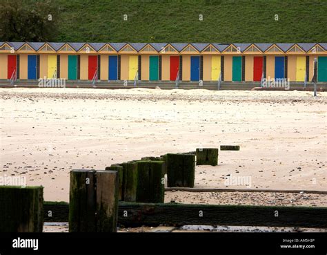 LOWESTOFT BEACH HUTS Stock Photo - Alamy