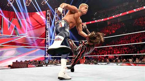 Full Street Fight Match From WWE Raw: Cody Rhodes vs. Shinsuke Nakamura - WWE News, WWE Results ...