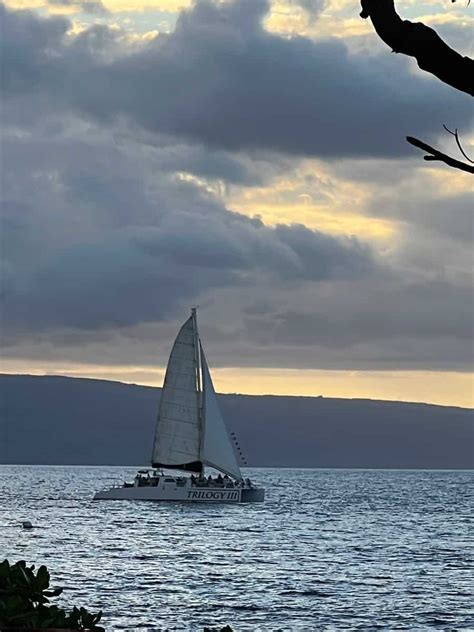 Guide to 21 Best Maui Hawaii Sunset Cruises