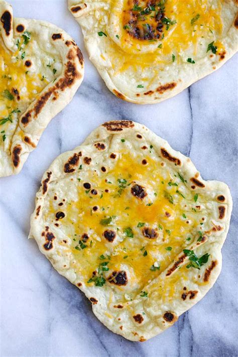 Cheesy Garlic Naan | Easy Delicious Recipes