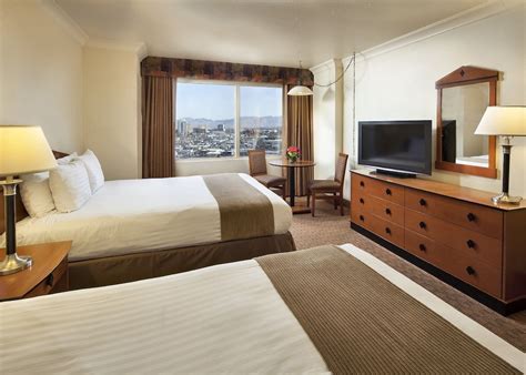 The STRAT Hotel, Casino & Skypod, BW Premier Collection Deals & Reviews ...