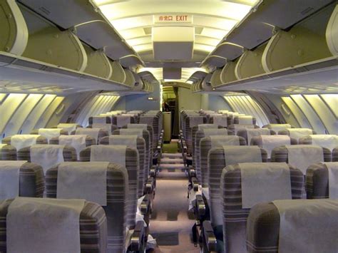 Japan Airlines 747 High Density upper deck cabin | Aircraft interiors ...