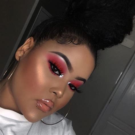 @yami.angelina on Instagram Bold Red Eyeshadow | Gorgeous makeup, Makeup, Beautiful makeup