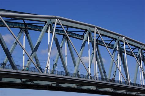 Nijmegen Railroad Bridge (Nijmegen, 1983) | Structurae