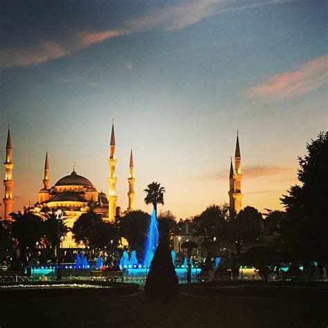 The Blue Mosque by night Photo: @livjane89