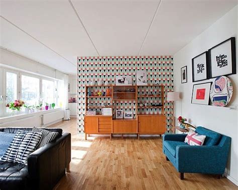 Mid Century Living Room with Geometric Wallpaper White Walls Living Room, Cozy Living Rooms ...