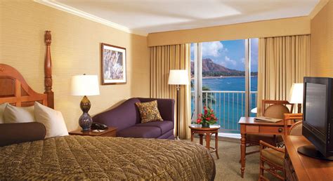 Outrigger Reef Waikiki Beach Resort | Remarkable Honeymoons