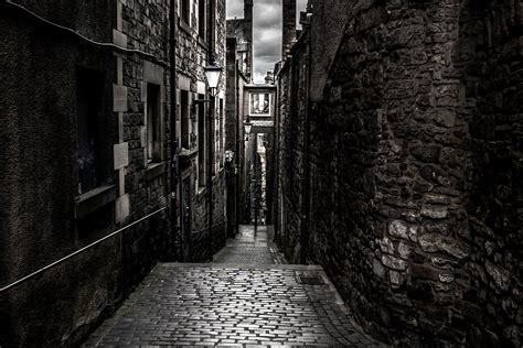 Real Mary King’s Close in Edinburgh - A Historic Edinburgh Close with a ...