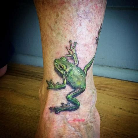 Realistic Frog Tattoo by Nic LeBrun | Frog tattoos, Fairy tattoo designs, Tattoos