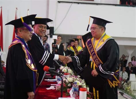 Gubernur Sulut Hadiri Wisuda Unsrat, Olly Harap Para Alumni Saling Topang Bangun Bumi Nyiur ...