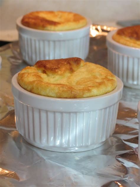 Nummy Kitchen: Mini Cheese Souffles