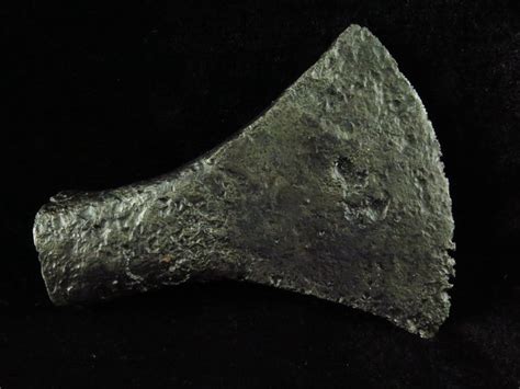 Medieval Iron Axe head - 12×9.5×3 cm - (1) - Catawiki