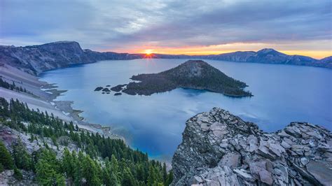 Wizard Island, Crater Lake National Park - backiee