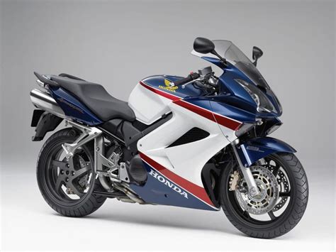 Honda VFR generations (VFR750, VFR800) explained simply