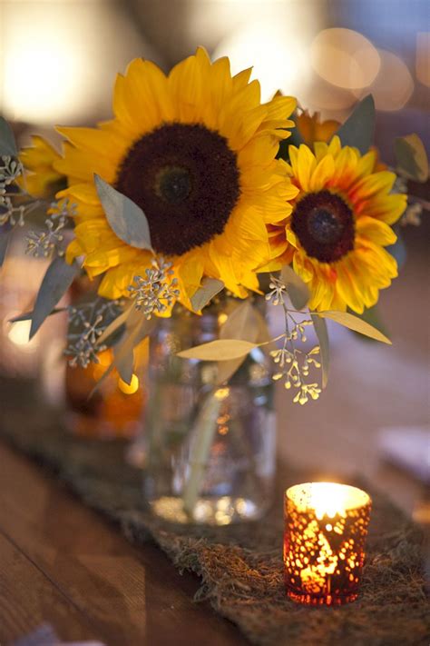 50+ Beautiful Sunflower Arrangement Center Pieces Easy To Make It | Sunflower wedding ...