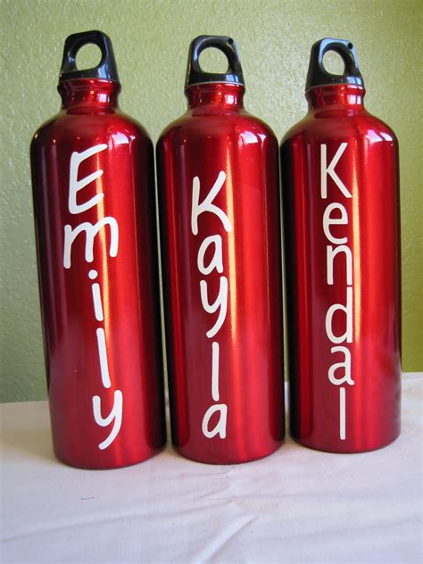 Crafts and Crap: Personalized Water Bottles